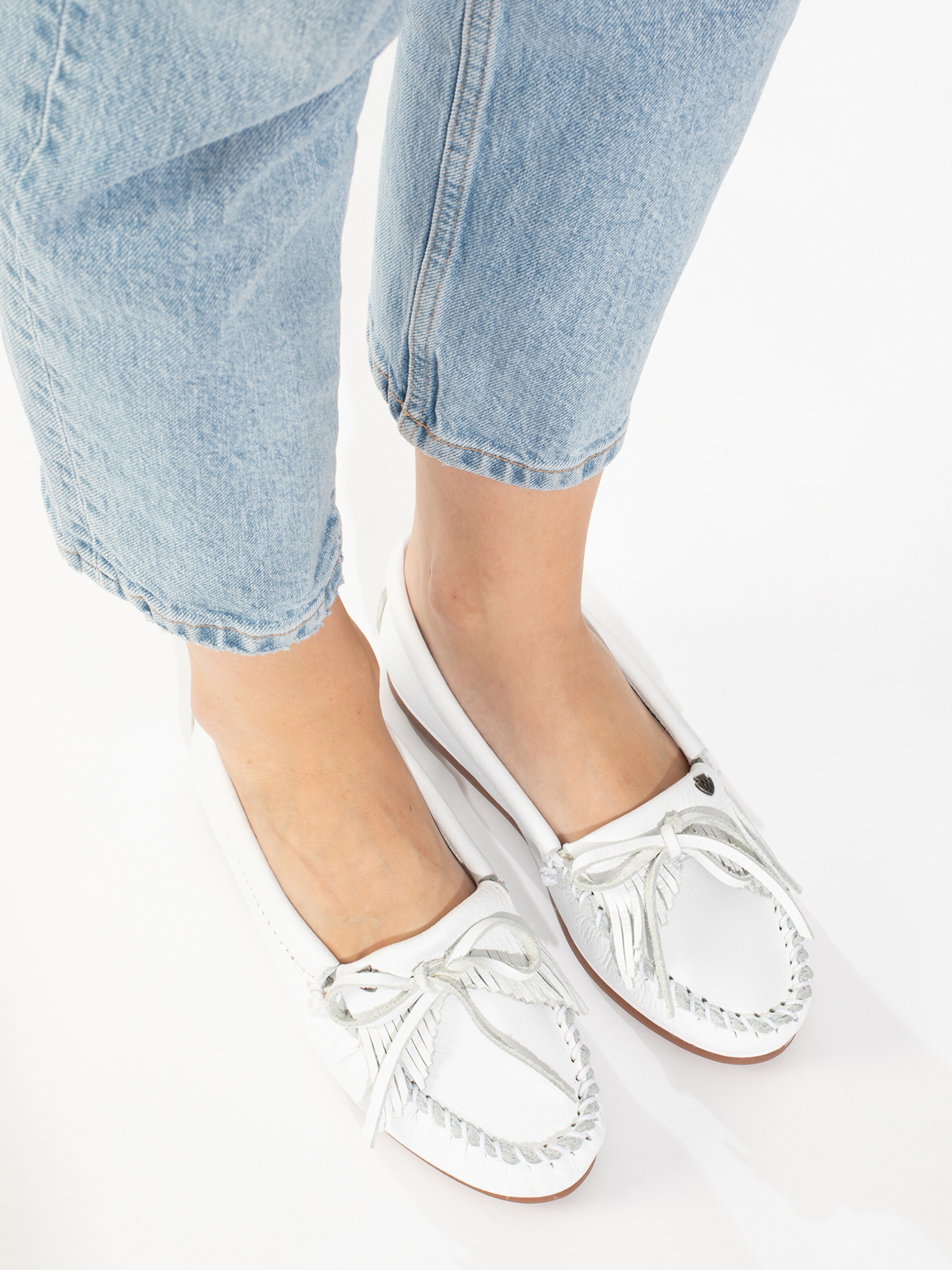 Minnetonka Mokasíny 'Kilty plus' – bílá: přední strana