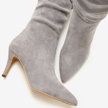 LASCANA Boot in Grey