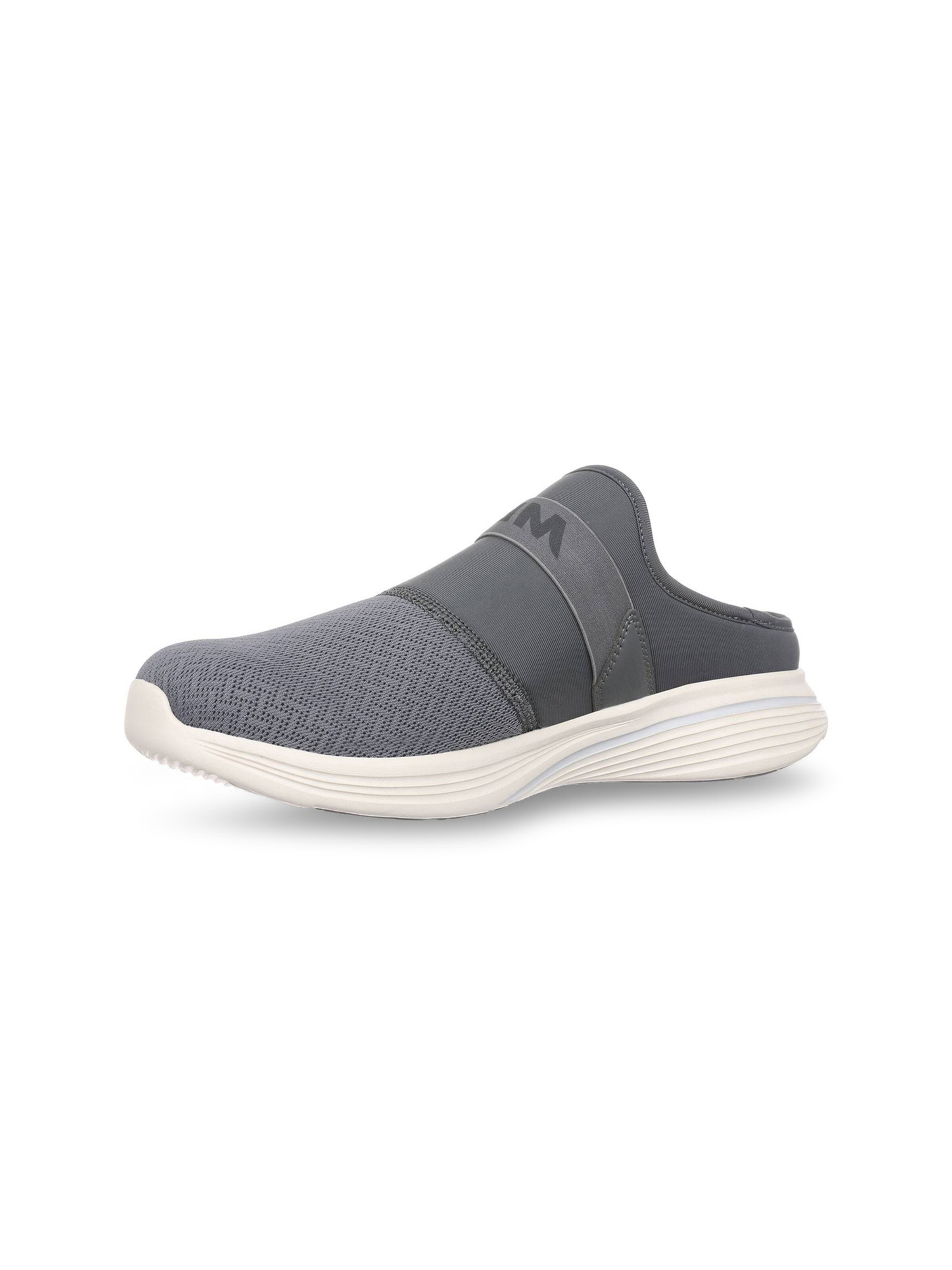 MBT - Sapato baixo ' TAKA 4 SLIP ON ' em cinzento: lateral