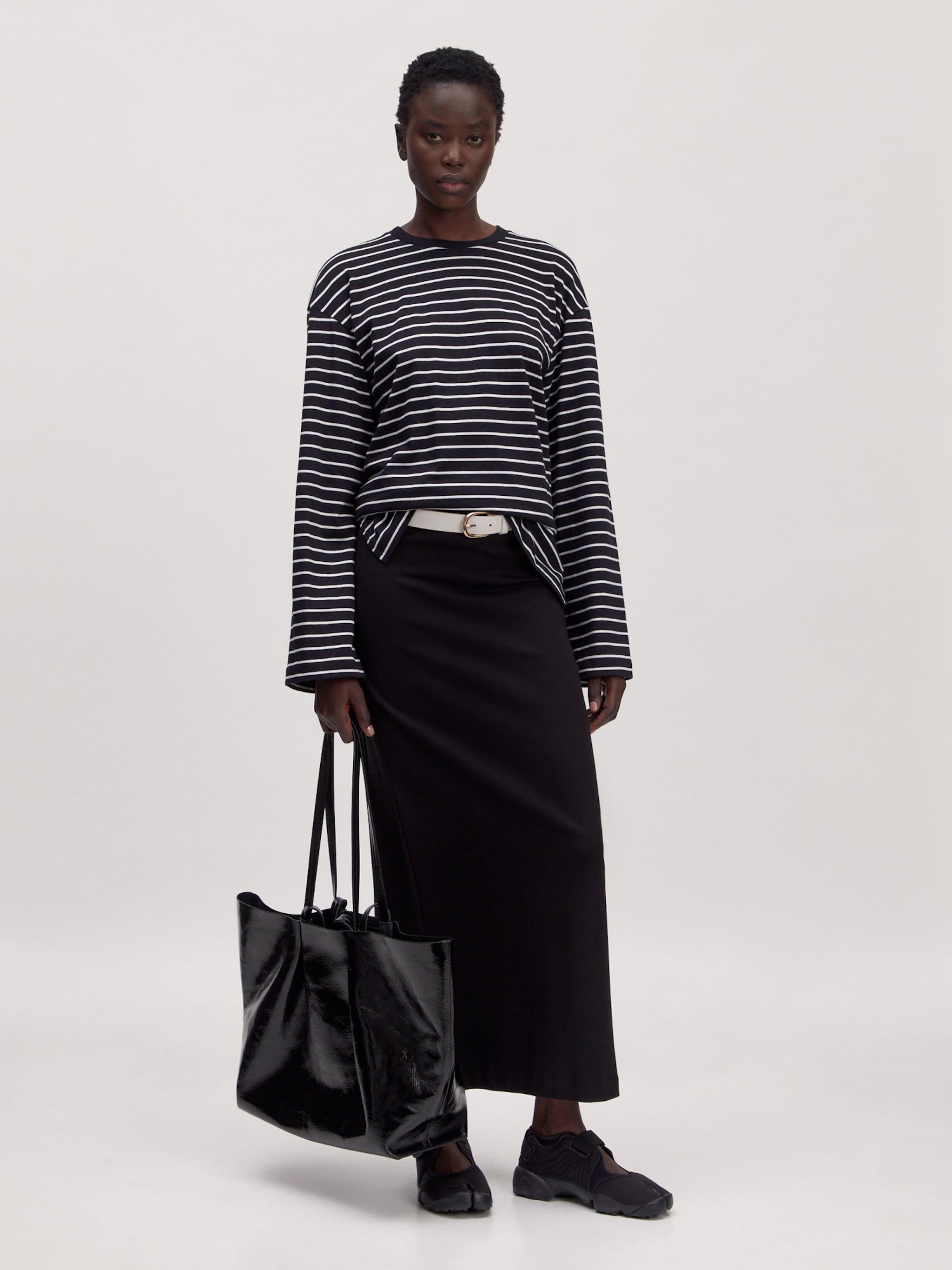 EDITED Produkte Longsleeve 'Keke' schwarz