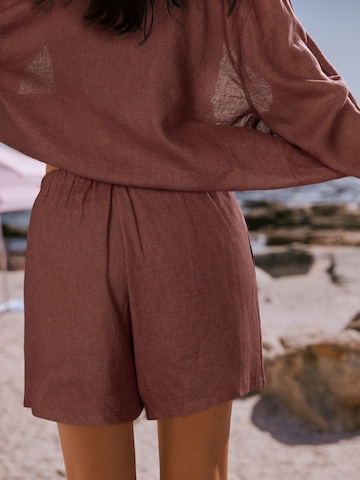Loosefit Pantaloni di self. in marrone