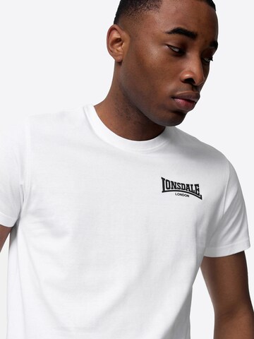T-Shirt 'Elmdon' LONSDALE en blanc