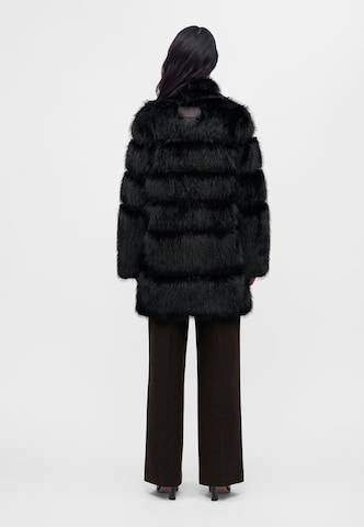 Manteau d’hiver PATRIZIA PEPE en noir