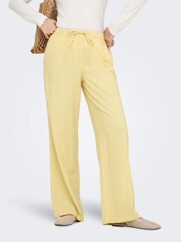 ONLY Loosefit Broek 'ONLGoa' in Geel: voorkant