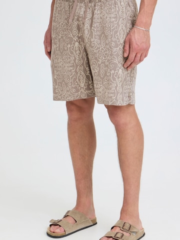 !Solid Regular Chino ' SDLiam ' in Bruin