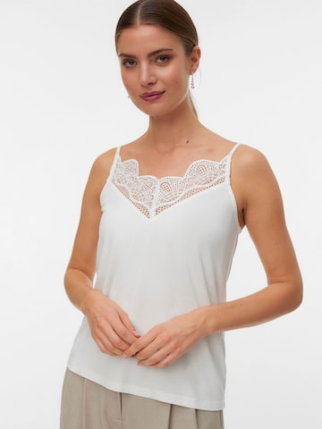 Haut 'GLADYS' VERO MODA en blanc : devant