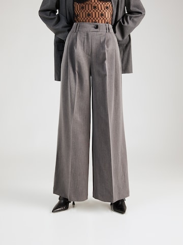 Wide Leg Pantalon à plis Nasty Gal en gris : devant