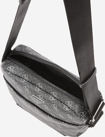 GUESS - Bolso de hombro 'TORINO' en negro