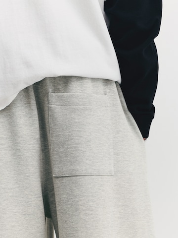 Pull&Bear Wide leg Trousers in Grey
