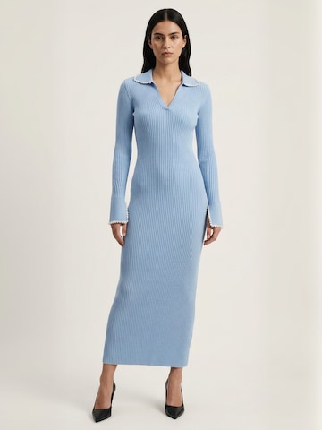 Pullover ' Alyssacras ' di Crās in blu: frontale