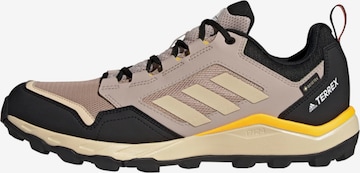 Chaussure basse 'Tracerocker 2.0' ADIDAS TERREX en marron : devant