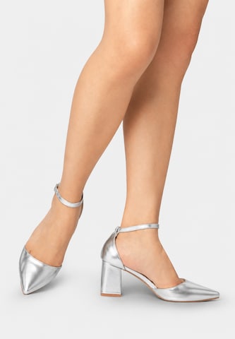 Elara Pumps in Silver: front