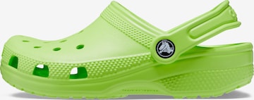 Crocs حذاء مفتوح بلون أخضر: الأمام