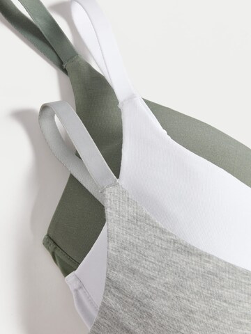 T-shirt Reggiseno di Marks & Spencer in verde