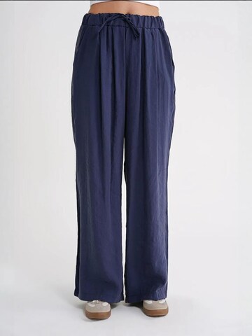 MixRay Loose fit Trousers in Blue: front