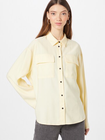 Camicia da donna 'Carta' di Moves in giallo: frontale