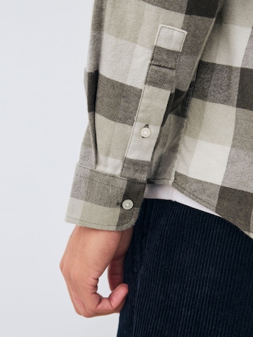 Next Regular fit Skjorta i brun