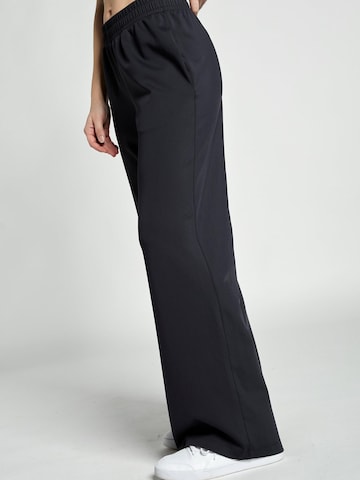 SPORTKIND Flared Workout Pants 'Trainingshose weit' in Black