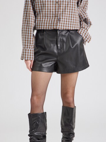 regular Pantaloni con pieghe di DKNY in nero: frontale