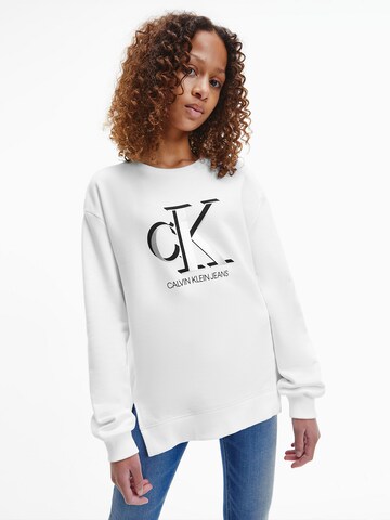 Calvin Klein Jeans Sweatshirt in White: front