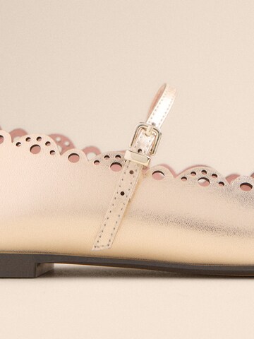 Next Strap ballerina 'Elfie' in Gold