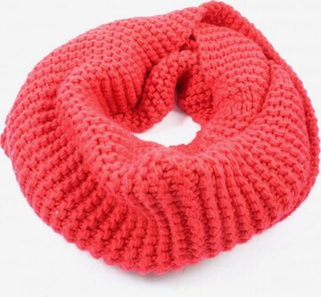 Reserved Scarf & Wrap in One size in Red: front