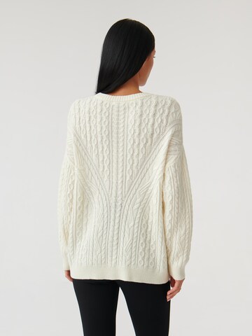 TATUUM Oversized sweater 'LOKALI' in White