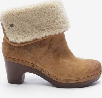 UGG Dress Boots in 41 in Brown: front