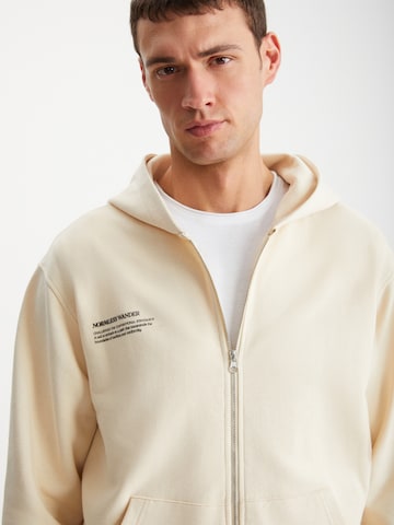 Grimelange Суичъри с качулка в бежово