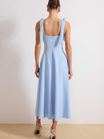 Trendyol Φόρεμα σε μπλε