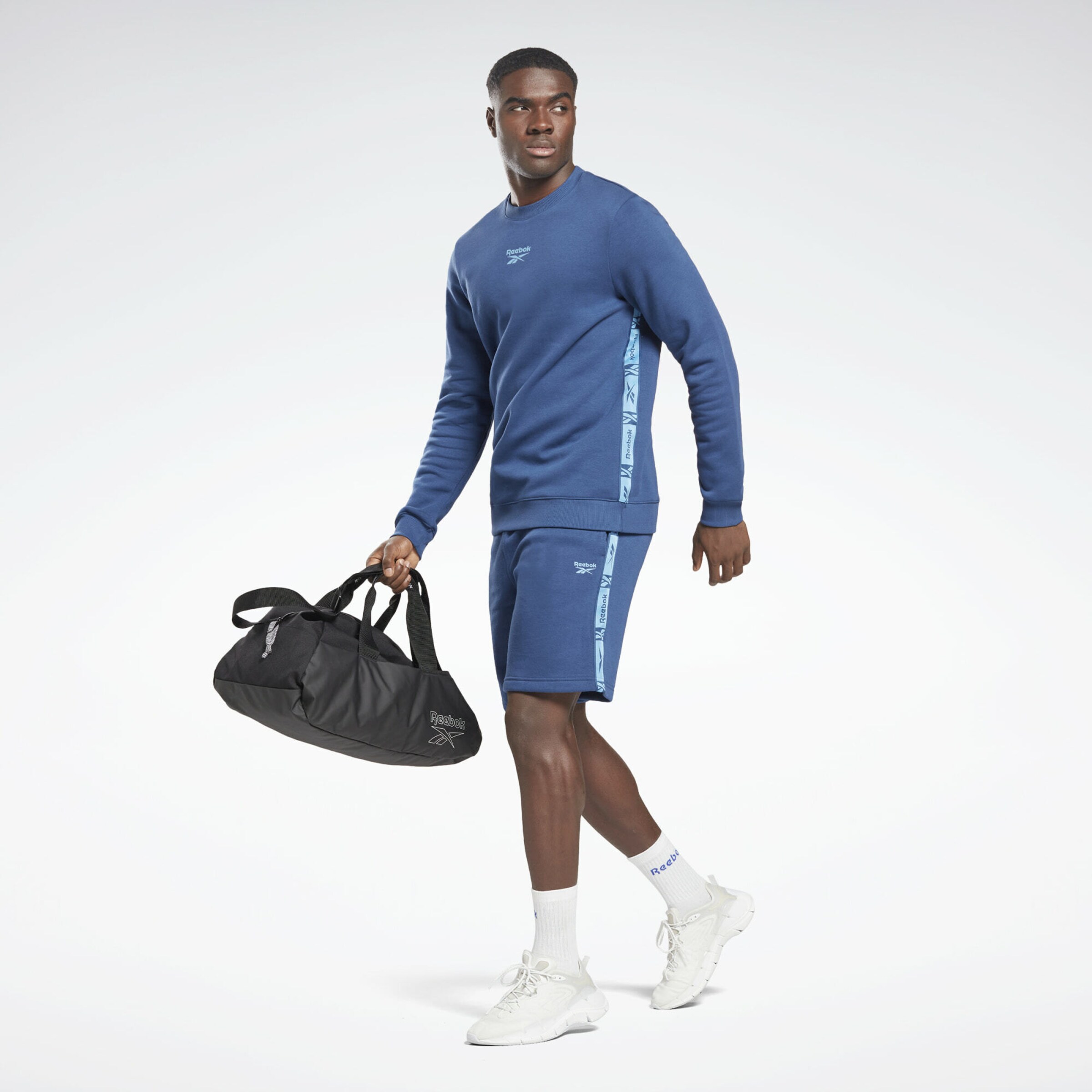 Männer Sportarten Reebok Sport Sportsweatshirt in Blau - LM32477 Männer Sportarten Reebok Sport Sportsweatshirt in Blau - LM32477