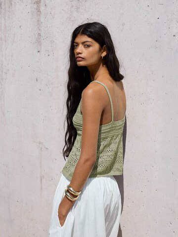 Tops en tricot Bershka en beige