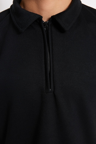 Trendyol Shirt in Black