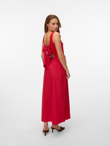 Robe de soirée 'VMVally' VERO MODA en rouge