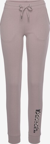 Slimfit Pantaloni di BENCH in rosa: frontale