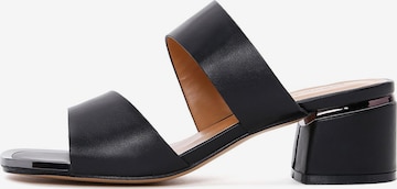 Derimod Mule in Black: front
