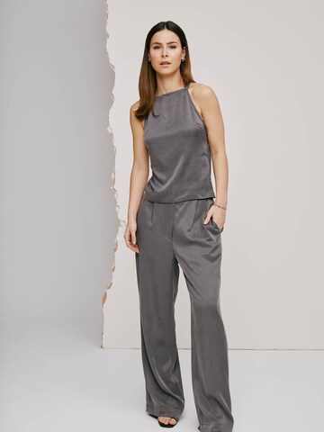 Wide Leg Pantalon à pince 'Florentina' A LOT LESS en gris