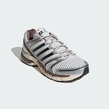 Sneaker bassa 'Adistar Control 5' di ADIDAS ORIGINALS in bianco