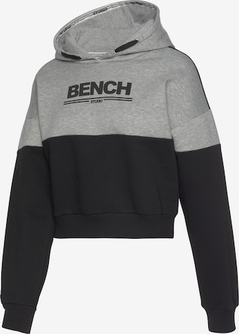 BENCH Sweatshirt i grå