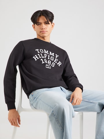 Sweat-shirt 'ARCH' TOMMY HILFIGER en noir : devant