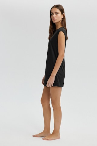 Robe Touche Prive en noir : devant