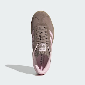 ADIDAS ORIGINALS Σνίκερ χαμηλό 'Gazelle Bold' σε καφέ