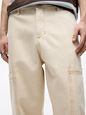 Loosefit Pantalon cargo Pull&Bear en blanc