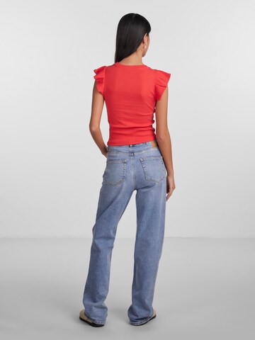 PIECES T-Shirt 'TEGAN' in Rot
