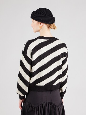VERO MODA Свитер в Черный