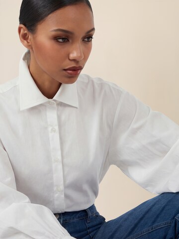 APART Blouse in White