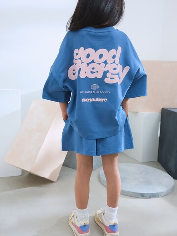 Next Set in Blue