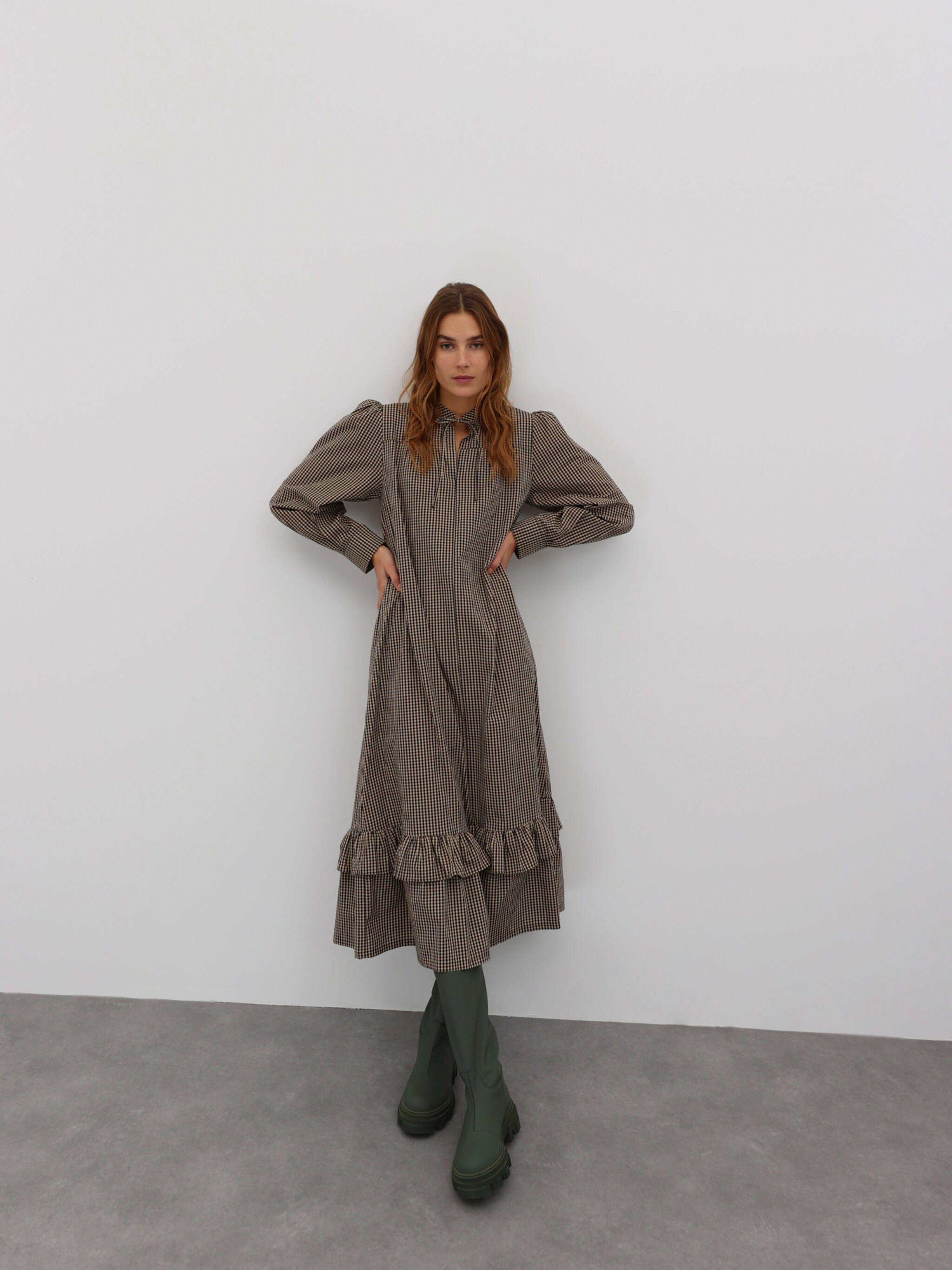 EDITED Producten Jurk 'Bellona' Donkerbeige