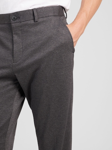 Coupe slim Pantalon à plis 'Aitor' SELECTED HOMME en gris