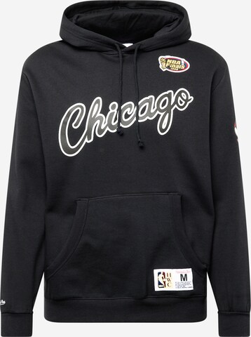 Mitchell & Ness Sweatshirt 'GAME TIME CHICAGO BULLS' i svart: framsida